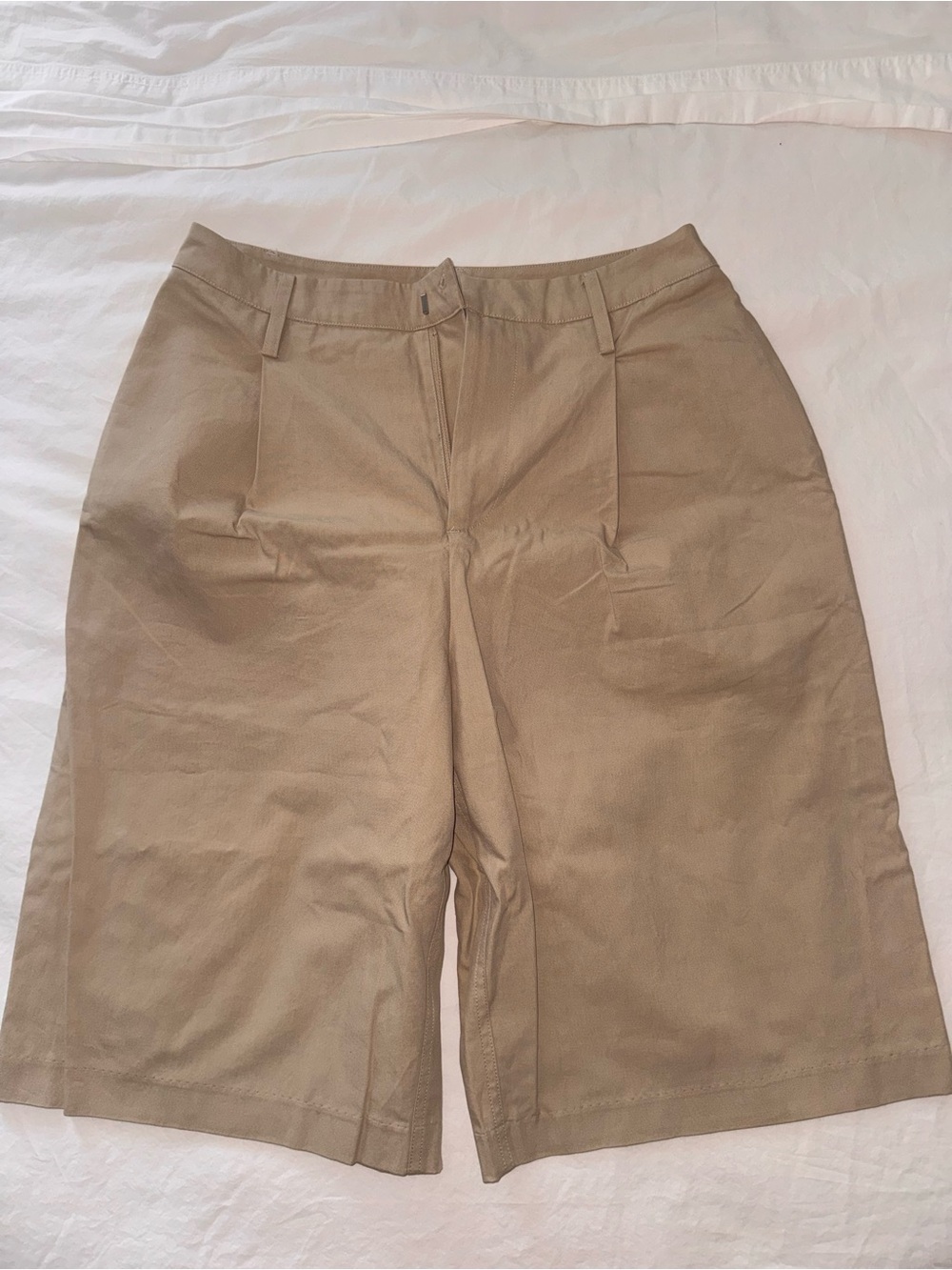 Mid Rise Bermuda Beige Shorts